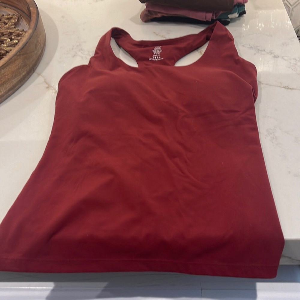 Buff bunny tank size medium burgundy